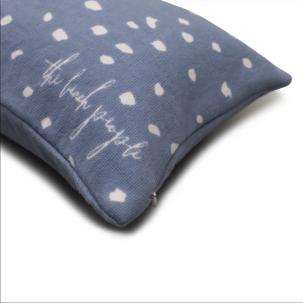 NWT The Beach People™ Escape Beach Cushion
